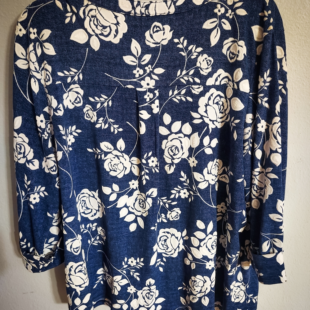 Papermoon Floral Blouse XL Blue White Roll Tab Sleeve Casual Lightweight Top - Picture 6 of 6